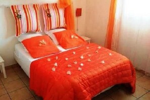 4 Schlafzimmer, Bügeleisen/Bügelbrett, Reisekinderbett, WLAN