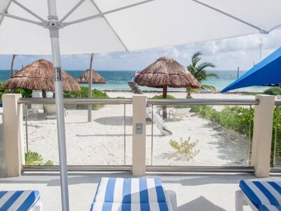 Spectacular Beach View---Quiet and Relaxing--Large Private Beach!!!!