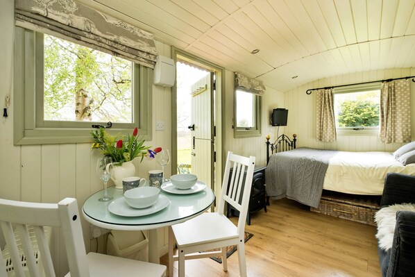 1 chambre, Wi-Fi gratuit, draps fournis
