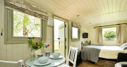 Hay and Hedgerow Glamping