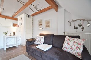 TV, DVD-spiller og stereoanlegg