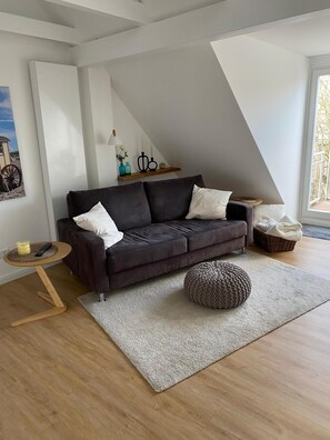 Unclassified image, 5 of 12, button