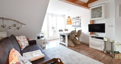Cabin 6 - cozy vacation home for 2 people.