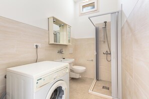 Apartment | Badezimmer
