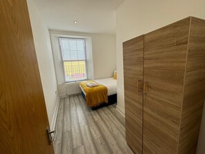 Apartment | 2 bedrooms, iron/ironing board, free WiFi, bed sheets