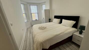 Apartment | 2 bedrooms, iron/ironing board, free WiFi, bed sheets