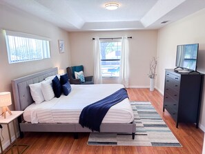 6 bedrooms, iron/ironing board, WiFi, bed sheets