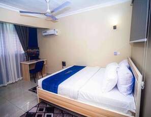 1 bedroom, iron/ironing board, WiFi, bed sheets - Cozy Boutique Hotel in Accra (Greater Accra Region)