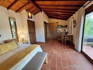 1 bedroom, in-room safe, desk, WiFi
