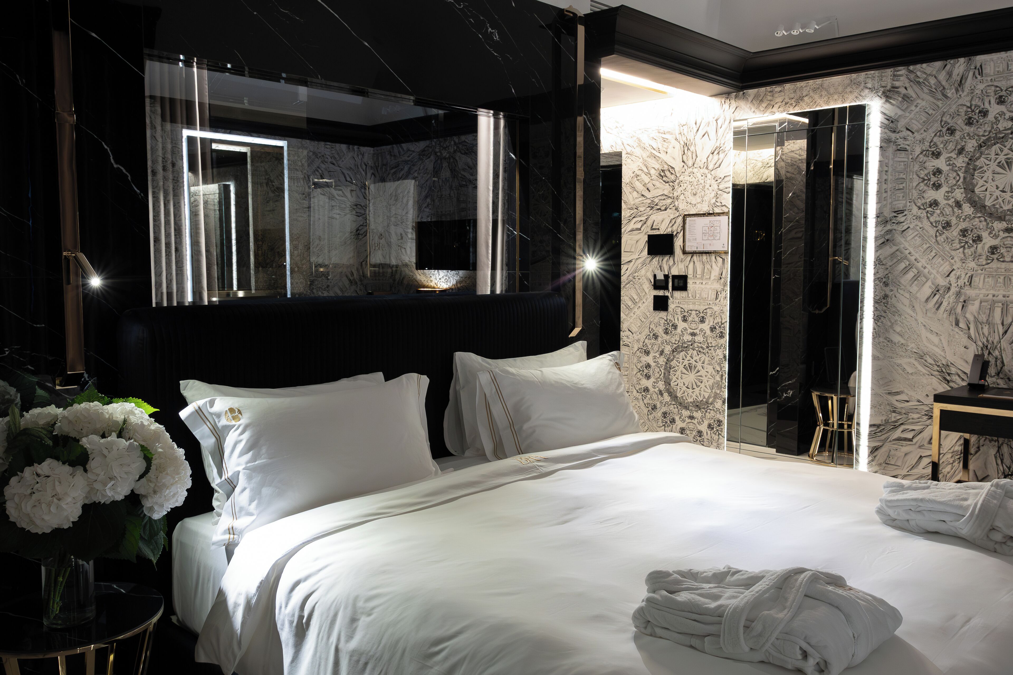 高级房, 城市景观 | 埃及棉床单、高档床上用品、羽绒被、记忆海绵床垫