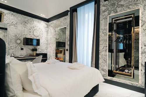 Deluxe Room, City View