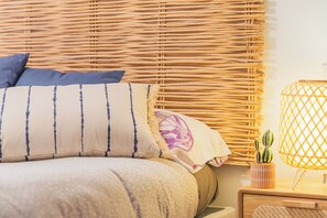 City Apartment, 2 Bedrooms, River View | Individually furnished, laptop workspace, iron/ironing board - Skysea Malaga Centro frente al Rio (Málaga)