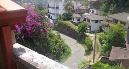 Gladsome Homestay 15 minutes to walk to Kand lake , Peak view , Budda Temple