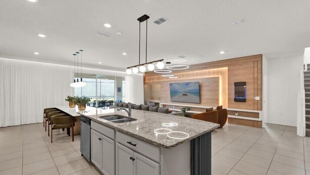 Interior - 10 Bedrooms/ 8 Bathrooms/ Windsor Island (2286LC) (Davenport)