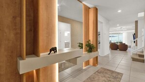 Interior - 10 Bedrooms/ 8 Bathrooms/ Windsor Island (2286LC) (Davenport)