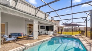 Pool - 10 Bedrooms/ 8 Bathrooms/ Windsor Island (2286LC) (Davenport)
