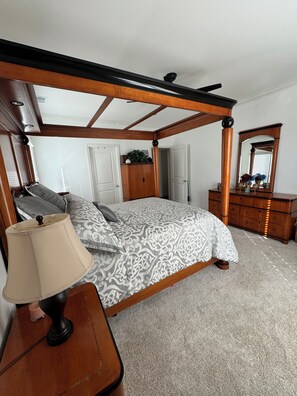 3 bedrooms, iron/ironing board, WiFi, bed sheets