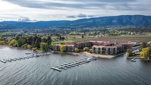 Lake - The Beach House at Barona Beach 4301 (West Kelowna)