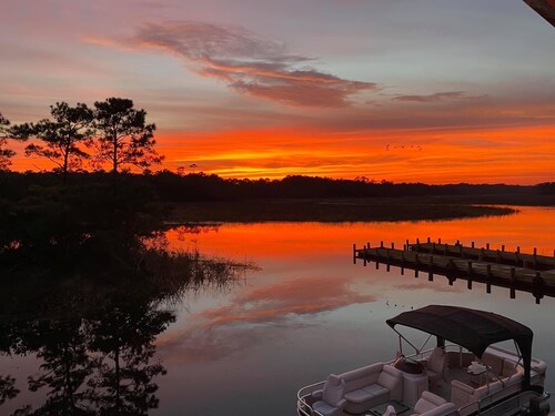 Cabin on Sioux Bayou - Right on the water!