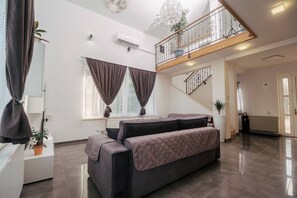 Smart TV, table tennis, books - Vacation house Stella (Split)