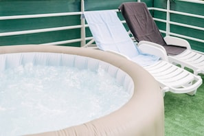 Outdoor spa tub - Vacation house Stella (Split)