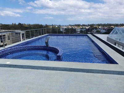Peaceful and beautiful space to spend quality time
close to beach 
