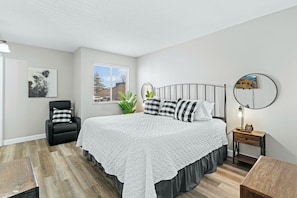 Condo, Multiple Beds, Balcony, Mountain View (The Loft)