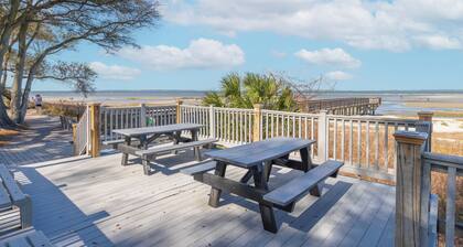 Beachy Days Escape - Cozy Haven Steps From Beach!