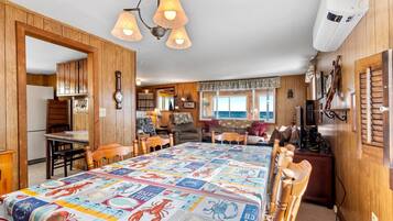 House, Multiple Beds, Balcony, Ocean View (Beach So Fine at 129) | Dining