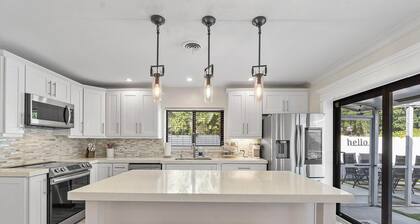 Coastal Retreat Stylish 4 BDR w/ Private Pool!