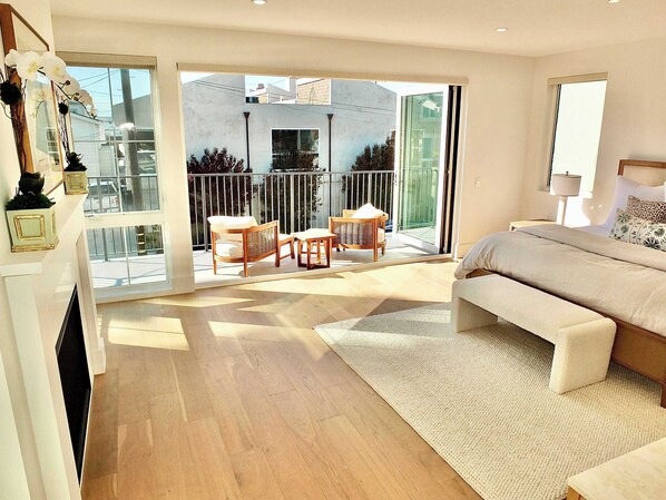 Hus - flere senge - terrasse - havudsigt (Beach Paradise) | 4 soveværelser, individuelt design, individuel indretning, gratis Wi-Fi