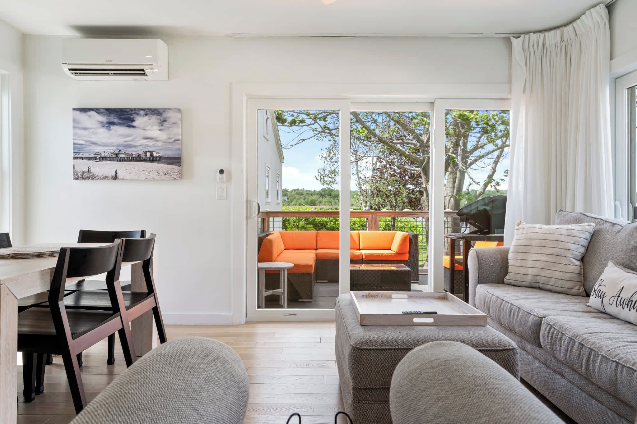 Maison mitoyenne, plusieurs lits, patio (Latitude Adjustment) | Coin séjour