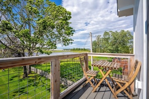 Residenza, letti multipli, patio (Latitude Adjustment) | Ristorazione all'aperto
