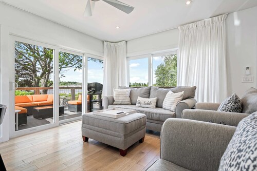 Latitude Adjustment Walk to Beach & Dining!