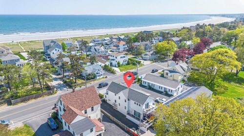 Latitude Adjustment Walk to Beach & Dining!