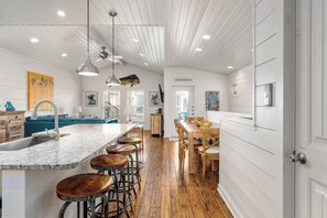 Interior - Dauphin Beach House 3 Bedroom & Pool (Port Aransas)