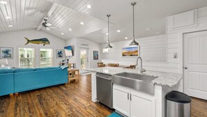 Interior - Dauphin Beach House 3 Bedroom & Pool (Port Aransas)