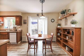 House, Multiple Beds, Patio, Garden View (Cape Neddick Coastal Hideaway) | Dining - Cape Neddick Coastal Hideaway New England Charm! (Cape Neddick)