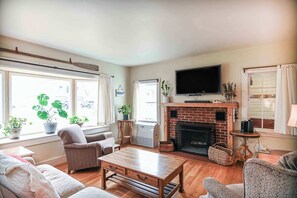 House, Multiple Beds, Patio, Garden View (Cape Neddick Coastal Hideaway) | Living area - Cape Neddick Coastal Hideaway New England Charm! (Cape Neddick)