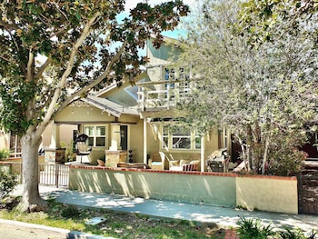 Park Avenue Beach Paradise Chic & Secluded 4 BDR