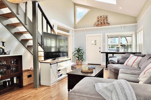 House, Multiple Beds, Patio, Garden View (Park Avenue Beach Paradise) | Living area | 50-inch flat-screen TV with digital channels