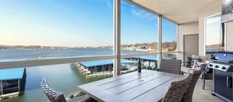 Panoramic Sunset Escape Waterfront Condo for 7!