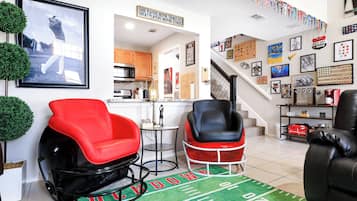 Townhome, Multiple Beds, Hot Tub, Garden View | Interior
