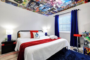 House, Multiple Beds, Pool Access, Garden View | 3 bedrooms, individually decorated, individually furnished, free WiFi - Hero's Hideout (Canyon Lake)