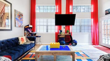 Huis, meerdere bedden, toegang tot zwembad, uitzicht op tuin | Woonruimte | Een televisie