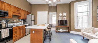 Historic Gem Russell Suite 3 A Downtown Dream!