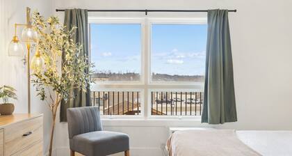 Downtown Branson 2BD/2BA Condo, Walk to the Branson Landing!