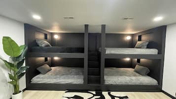 Chalet, Beberapa Tempat Tidur, balkon, pemandangan gunung | 2 kamar tidur dan didekorasi berbeda-beda