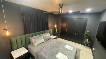 Chalet, Multiple Beds, Balcony, Mountain View | 2 bedrooms, individually decorated, individually furnished, free WiFi