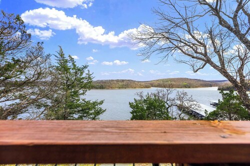 Family Lakefront Oasis Picture Perfect Retreat!